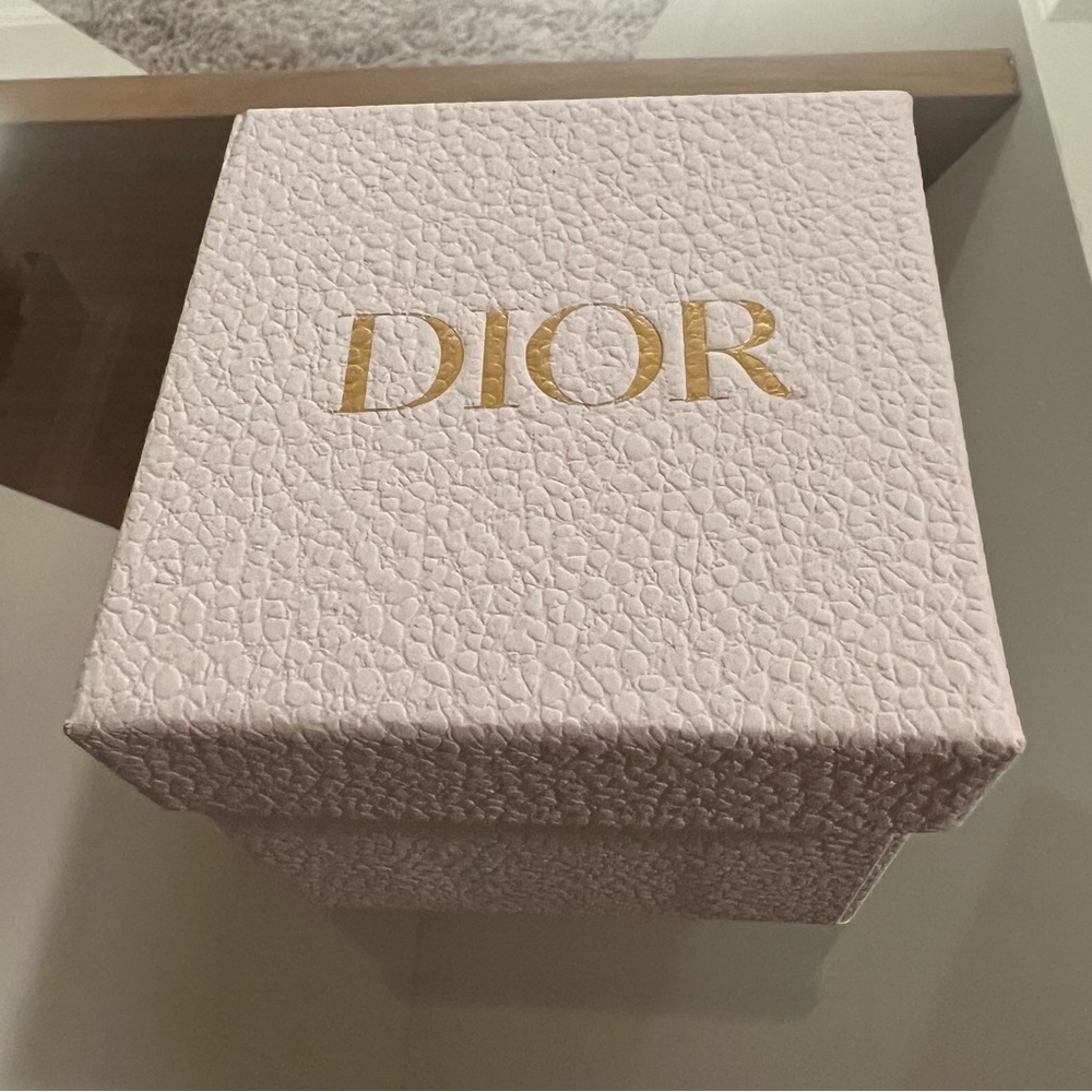 Dior Straw Bucket Crossbody Bag with Navy Logo Band and Gold Hardware - Picture 7 of 10